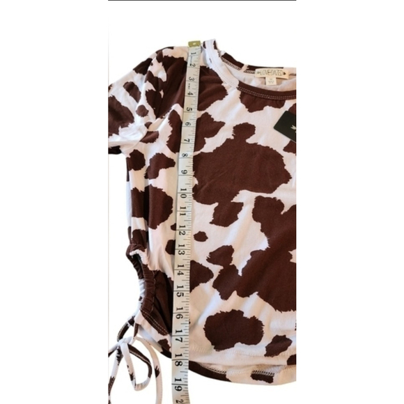 Love Dazed Brown Cow Print Side Keyhole Crop Top Women's Juniors M NWT - Picture 13 of 14